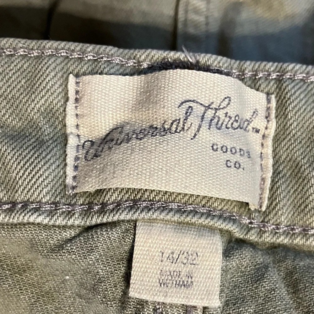 Dusty Olive Shorts-Women’s 14/32 - Picture 6 of 8